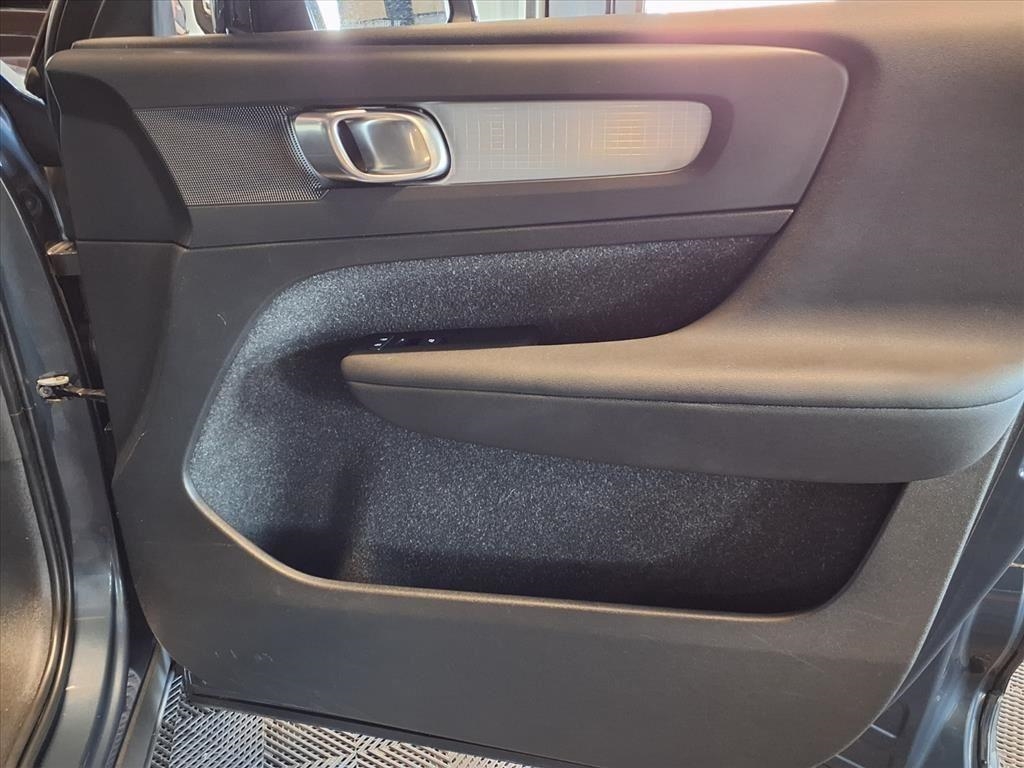 Volvo XC40 T4 FWD Momentum 2021