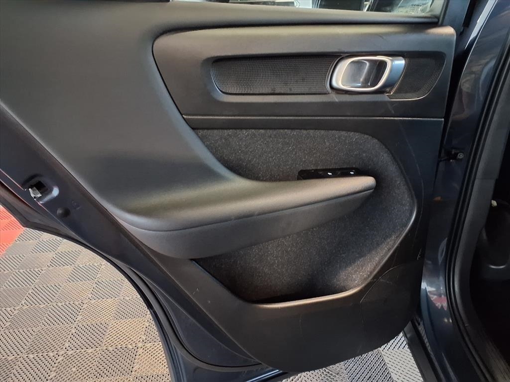 Volvo XC40 T4 FWD Momentum 2021