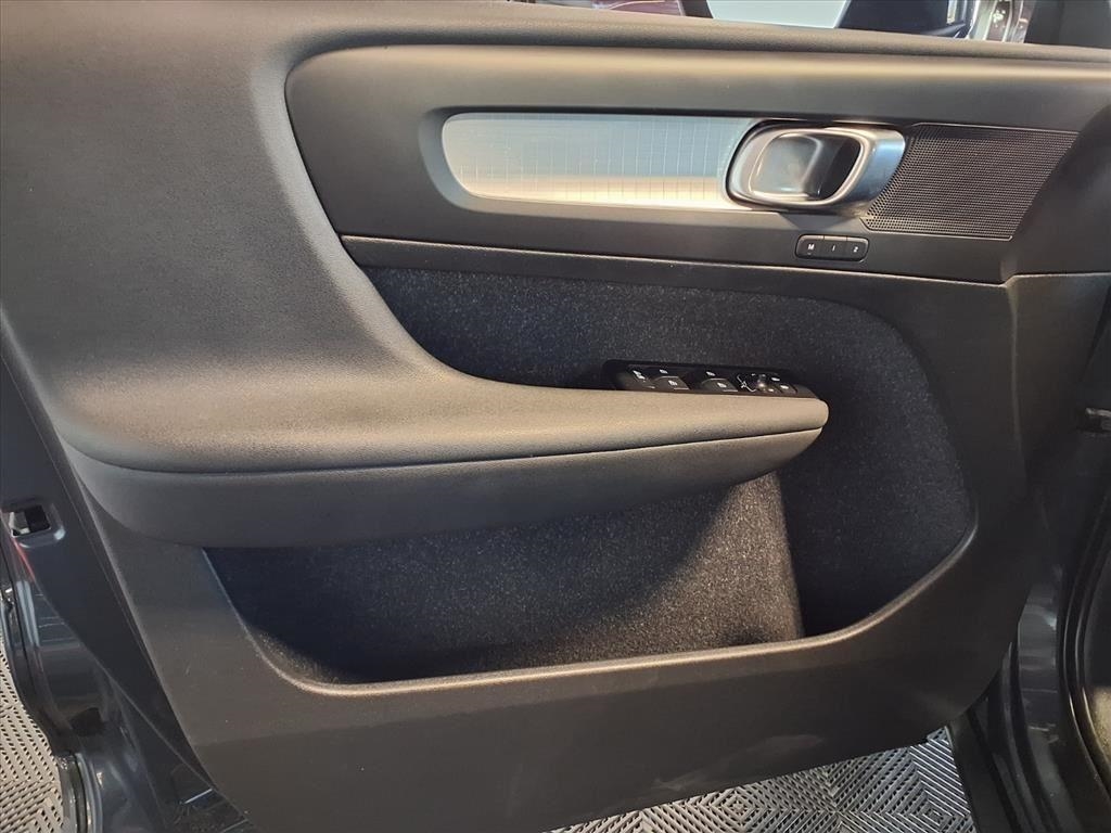 Volvo XC40 T4 FWD Momentum 2021