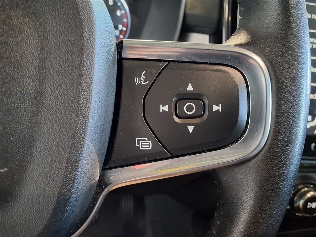 Volvo XC40 T4 FWD Momentum 2021