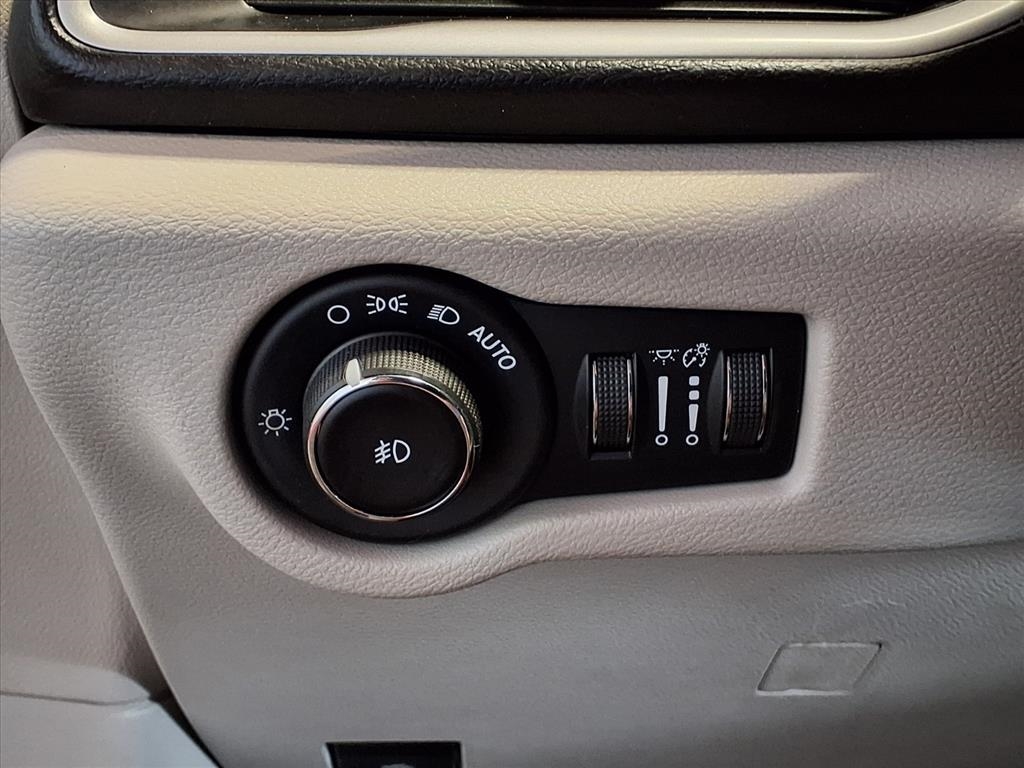 2018 Chrysler Pacifica Touring L photo 16