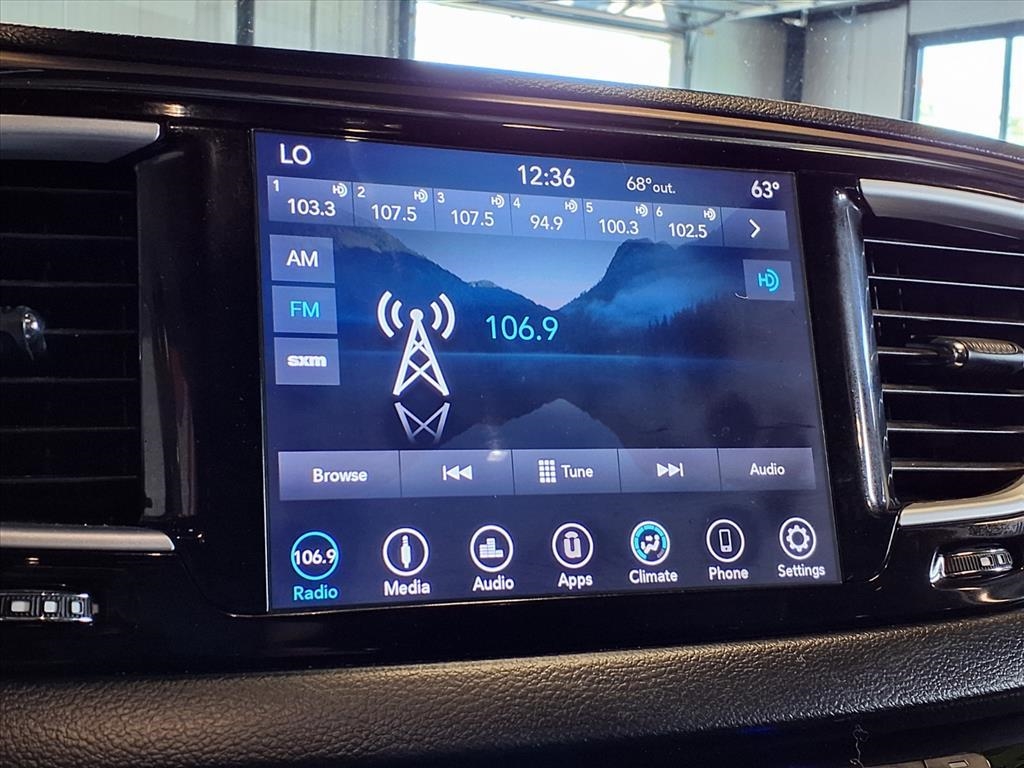 2018 Chrysler Pacifica Touring L photo 17