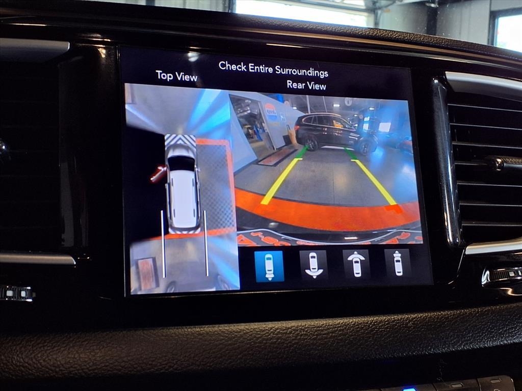 2018 Chrysler Pacifica Touring L photo 18