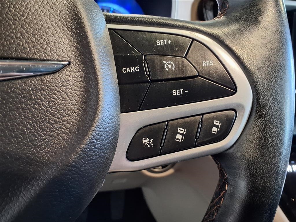 2018 Chrysler Pacifica Touring L photo 23
