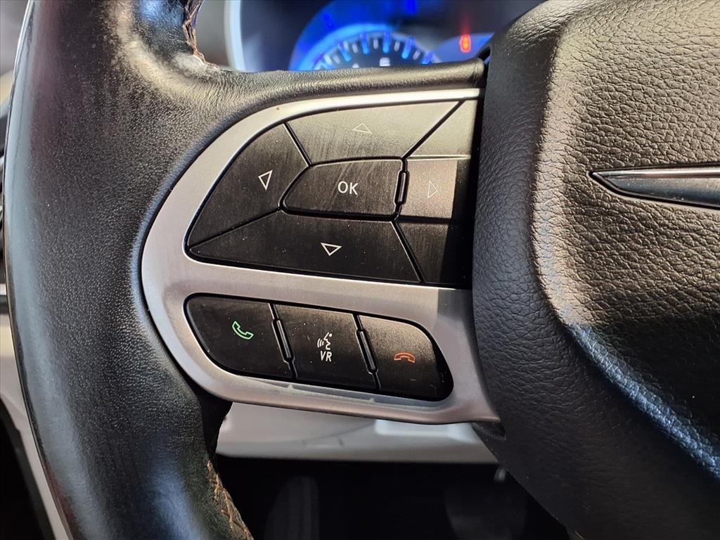 2018 Chrysler Pacifica Touring L photo 24