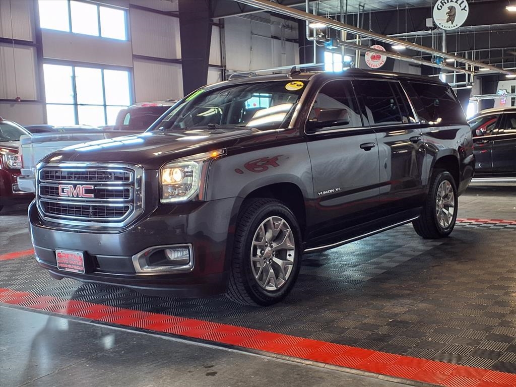 2017 Gmc Yukon XL SLT photo 3