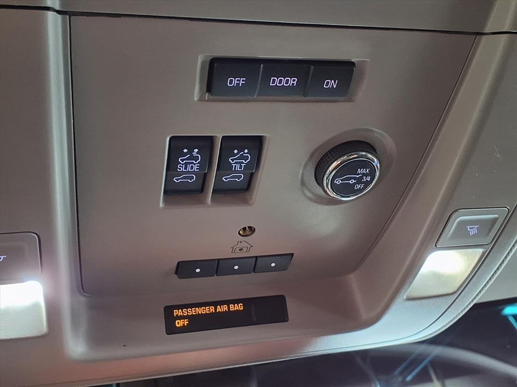 2017 Gmc Yukon XL SLT photo 24