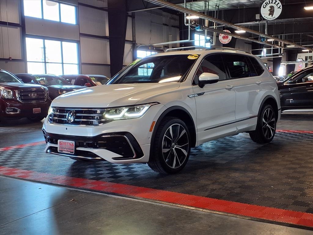 2022 Volkswagen Tiguan SEL Premium R-Line photo 3