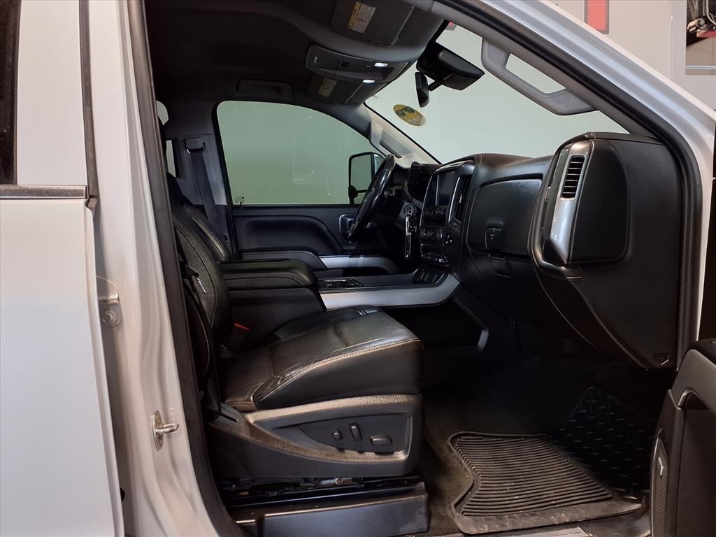 Chevrolet Silverado 2500HD 4WD Crew Cab 153.7" LTZ 2018