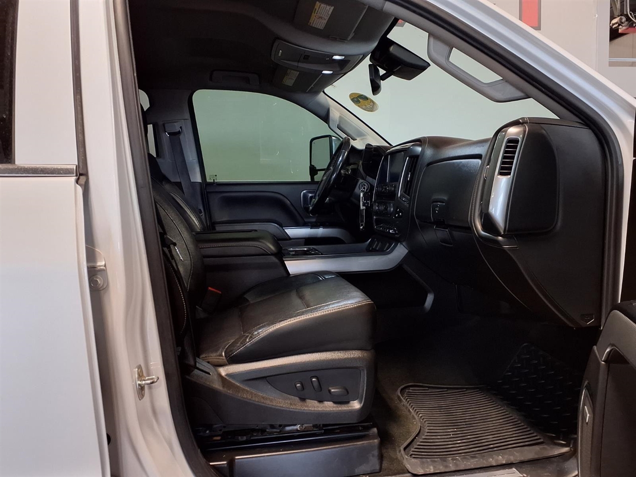 Chevrolet Silverado 2500HD 4WD Crew Cab 153.7" LTZ 2018