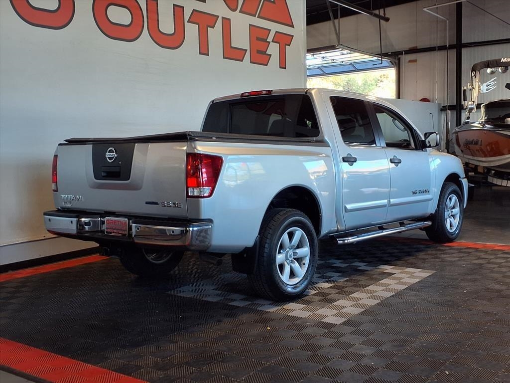 Nissan Titan 4WD Crew Cab SWB SE 2010 Nissan Titan 4WD Crew Cab SWB SE 2010