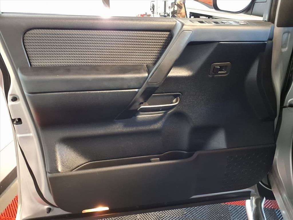 Nissan Titan 4WD Crew Cab SWB SE 2010 Nissan Titan 4WD Crew Cab SWB SE 2010