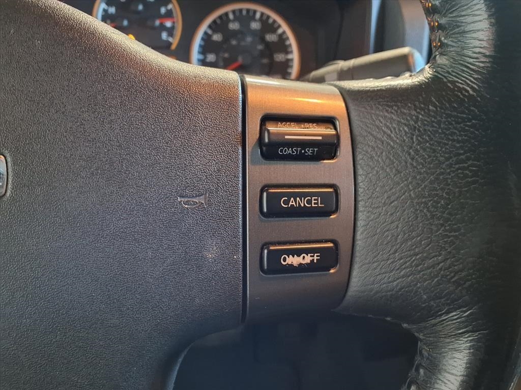 Nissan Titan 4WD Crew Cab SWB SE 2010 Nissan Titan 4WD Crew Cab SWB SE 2010