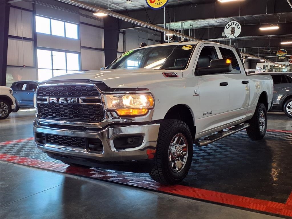RAM 2500 Tradesman 4x4 Crew Cab 6'4" Box 2022 RAM 2500 Tradesman 4x4 Crew Cab 6'4" Box 2022