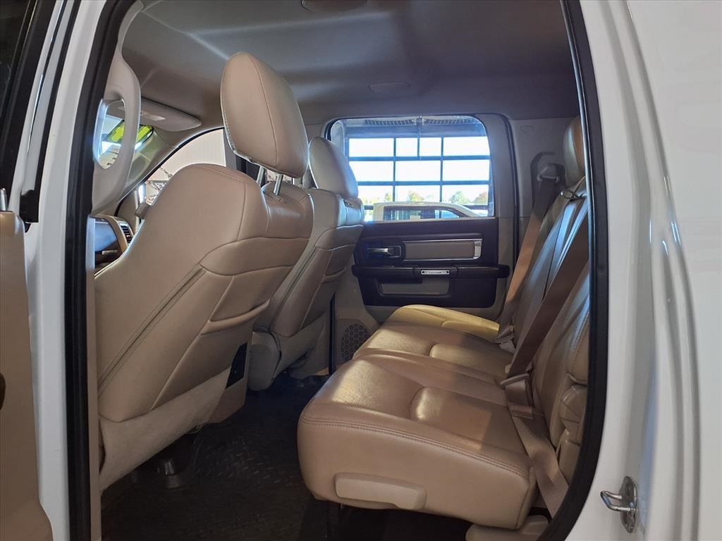 RAM 2500 4WD Mega Cab 160.5" Laramie 2014 RAM 2500 4WD Mega Cab 160.5" Laramie 2014