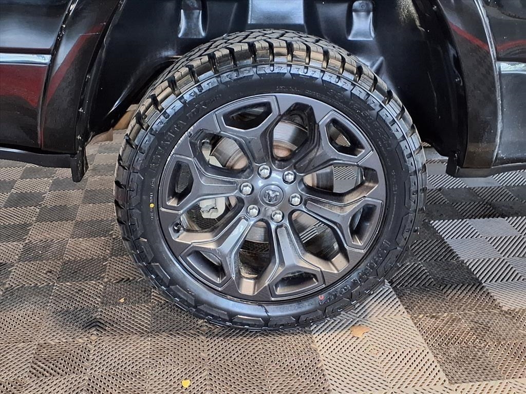 RAM 1500 Limited 4x4 Crew Cab 5'7" Box 2020 RAM 1500 Limited 4x4 Crew Cab 5'7" Box 2020