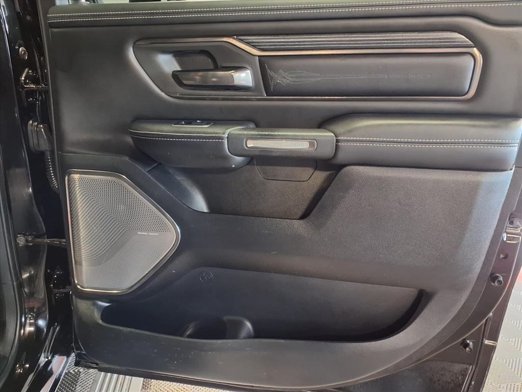 RAM 1500 Limited 4x4 Crew Cab 5'7" Box 2020 RAM 1500 Limited 4x4 Crew Cab 5'7" Box 2020