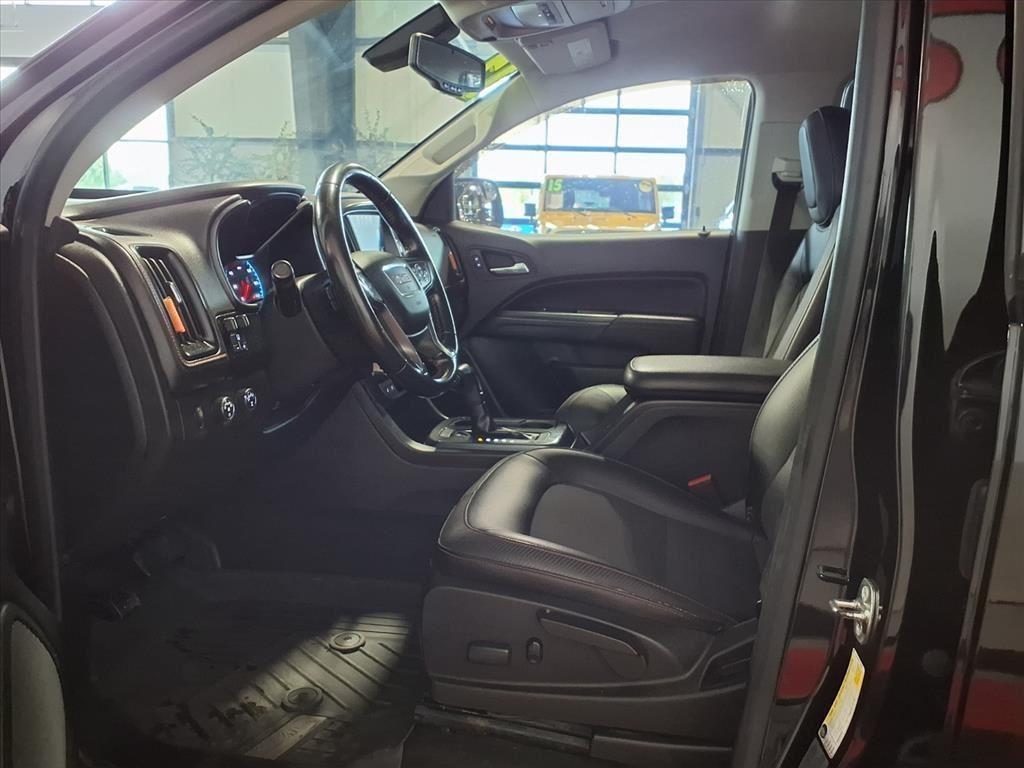 GMC Canyon 4WD Crew Cab 140.5" SLE 2017 GMC Canyon 4WD Crew Cab 140.5" SLE 2017
