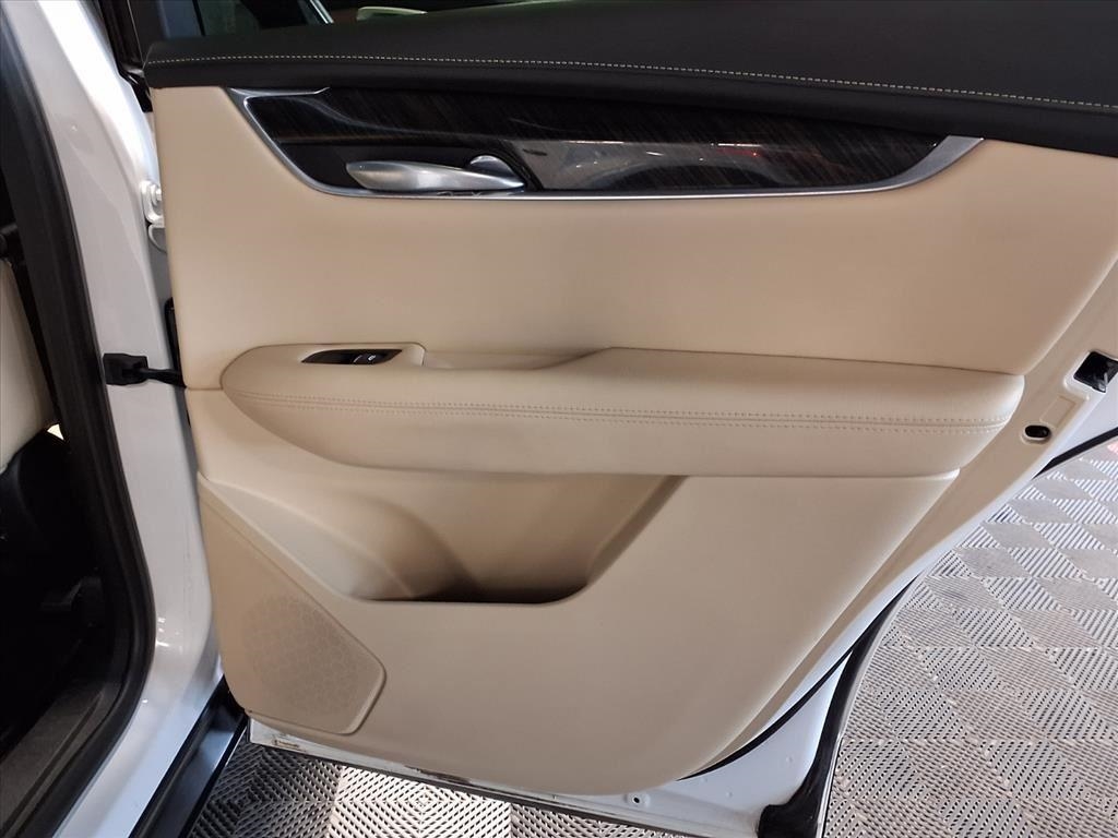 Cadillac XT5 AWD 4dr 2018 Cadillac XT5 AWD 4dr 2018