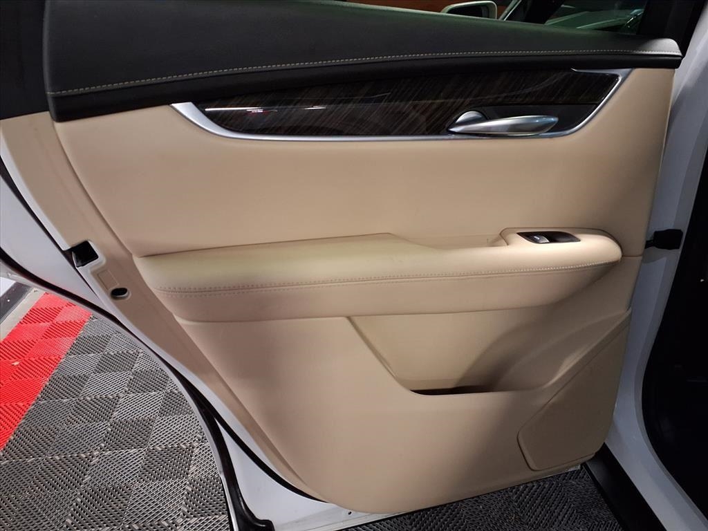 Cadillac XT5 AWD 4dr 2018 Cadillac XT5 AWD 4dr 2018