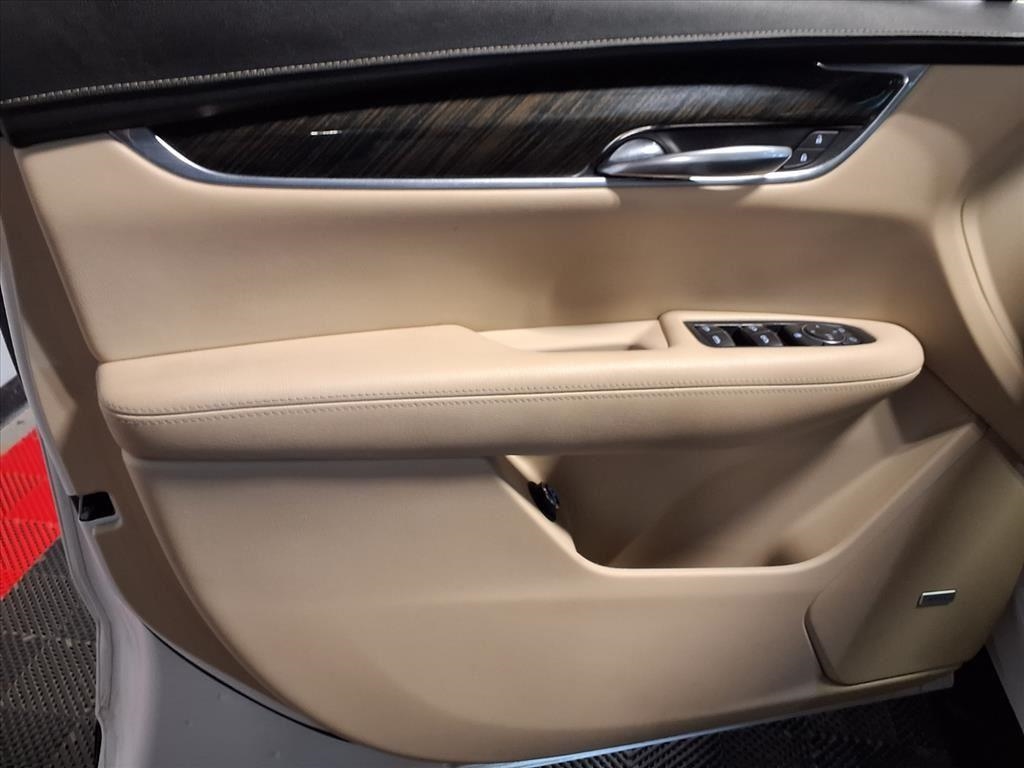 Cadillac XT5 AWD 4dr 2018 Cadillac XT5 AWD 4dr 2018