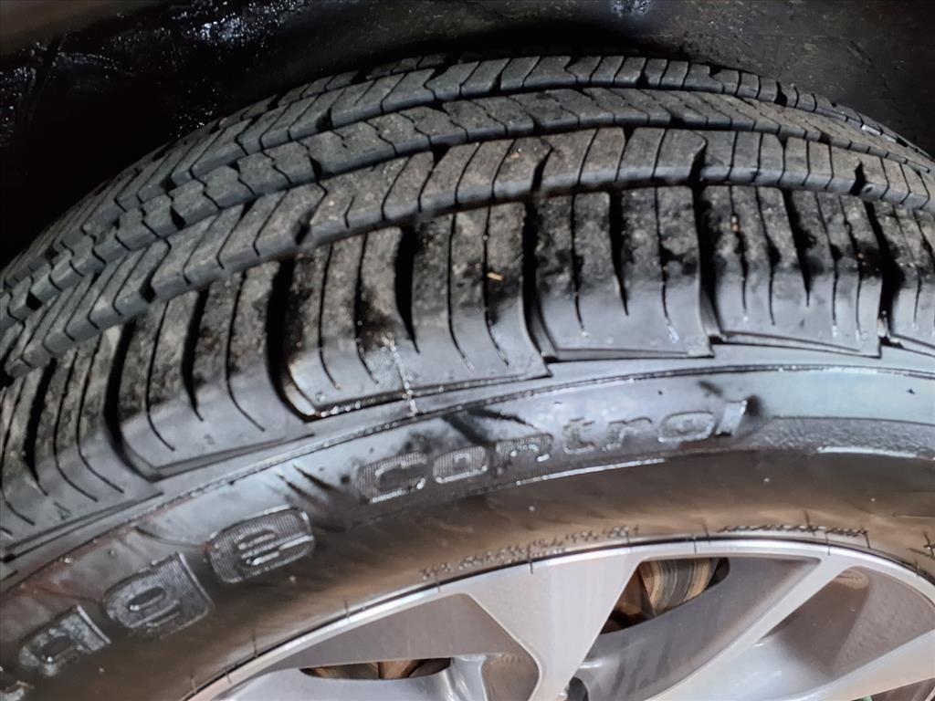 Toyota RAV4 Hybrid LE Plus AWD (Natl) 2017