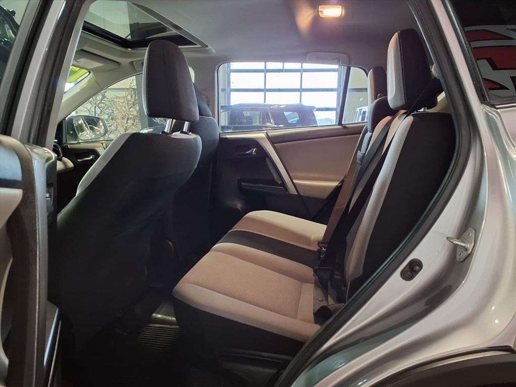 Toyota RAV4 Hybrid LE Plus AWD (Natl) 2017