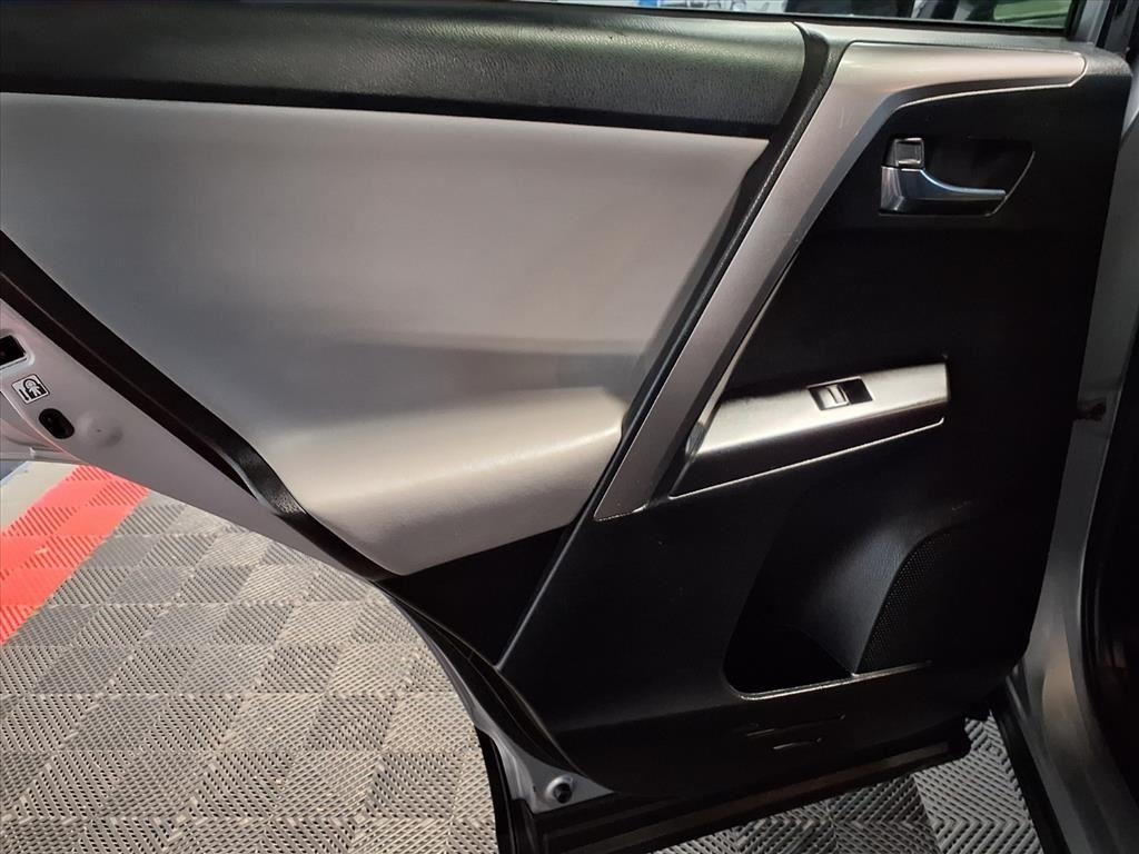 Toyota RAV4 Hybrid LE Plus AWD (Natl) 2017