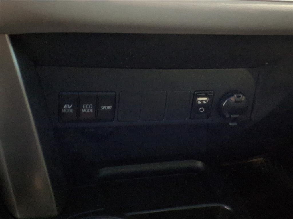 Toyota RAV4 Hybrid LE Plus AWD (Natl) 2017