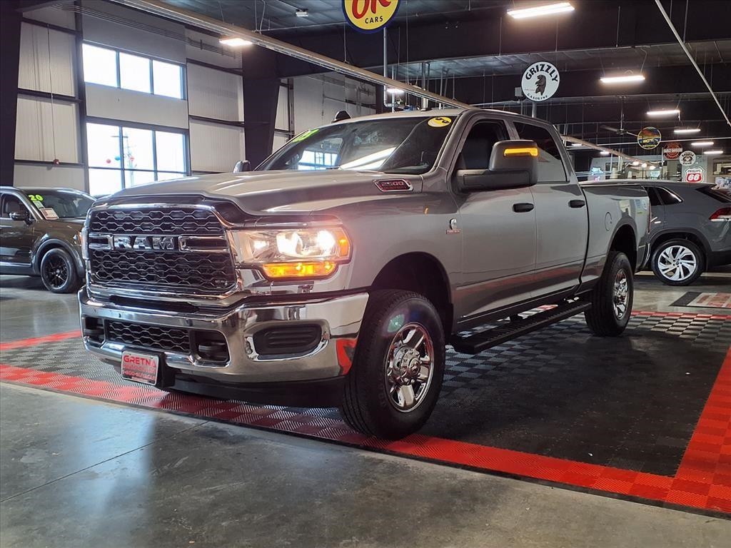 RAM 2500 Tradesman 4x4 Crew Cab 6'4" Box 2023 RAM 2500 Tradesman 4x4 Crew Cab 6'4" Box 2023