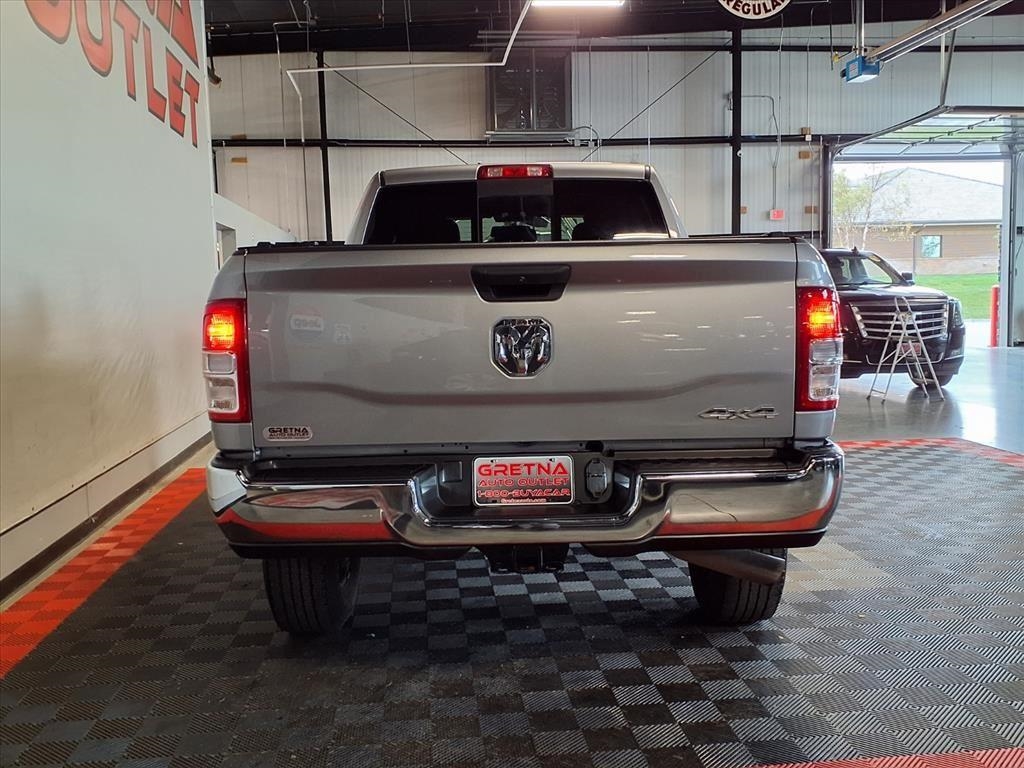 RAM 2500 Tradesman 4x4 Crew Cab 6'4" Box 2023