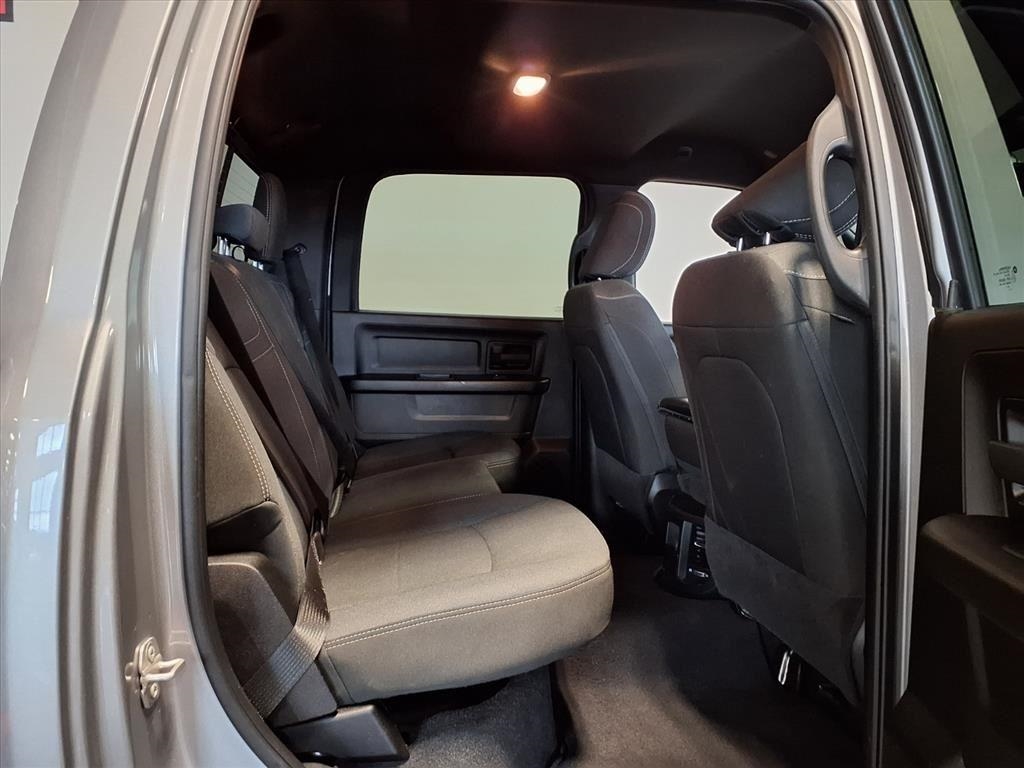 RAM 2500 Tradesman 4x4 Crew Cab 6'4" Box 2023