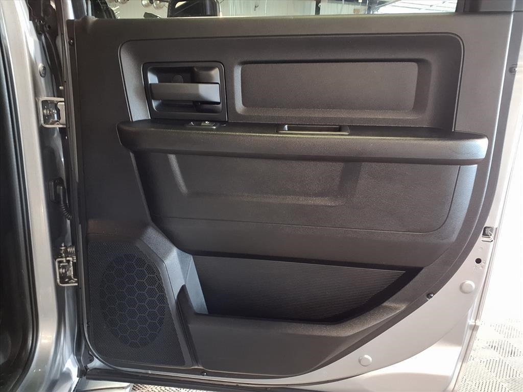 RAM 2500 Tradesman 4x4 Crew Cab 6'4" Box 2023