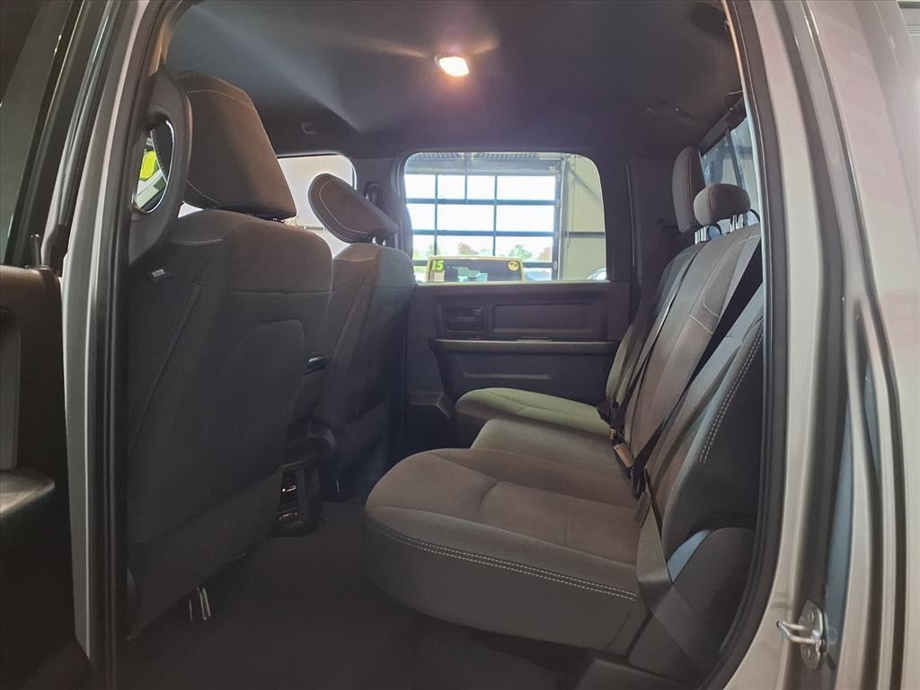 RAM 2500 Tradesman 4x4 Crew Cab 6'4" Box 2023