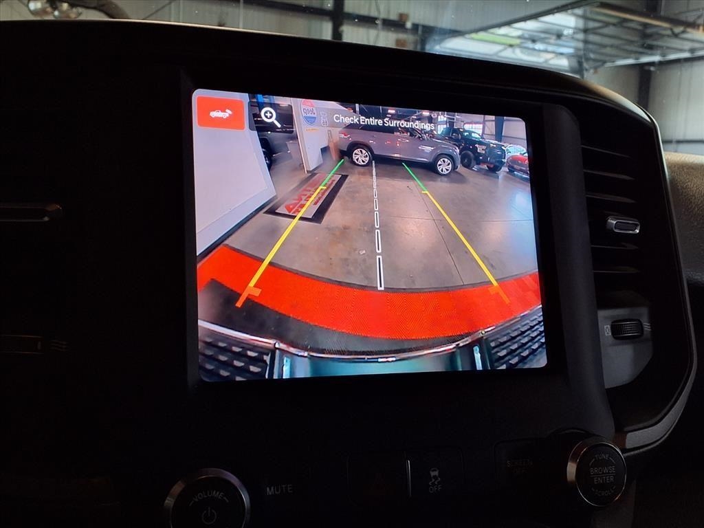 RAM 2500 Tradesman 4x4 Crew Cab 6'4" Box 2023