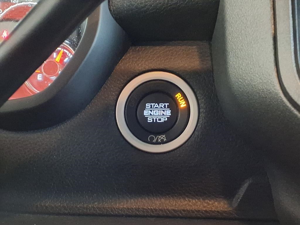 RAM 2500 Tradesman 4x4 Crew Cab 6'4" Box 2023