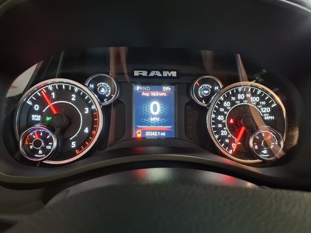 RAM 2500 Tradesman 4x4 Crew Cab 6'4" Box 2023