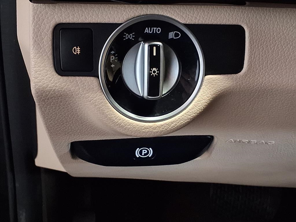 Mercedes-Benz GLK-Class 4MATIC 4dr GLK 350 2013 Mercedes-Benz GLK-Class 4MATIC 4dr GLK 350 2013