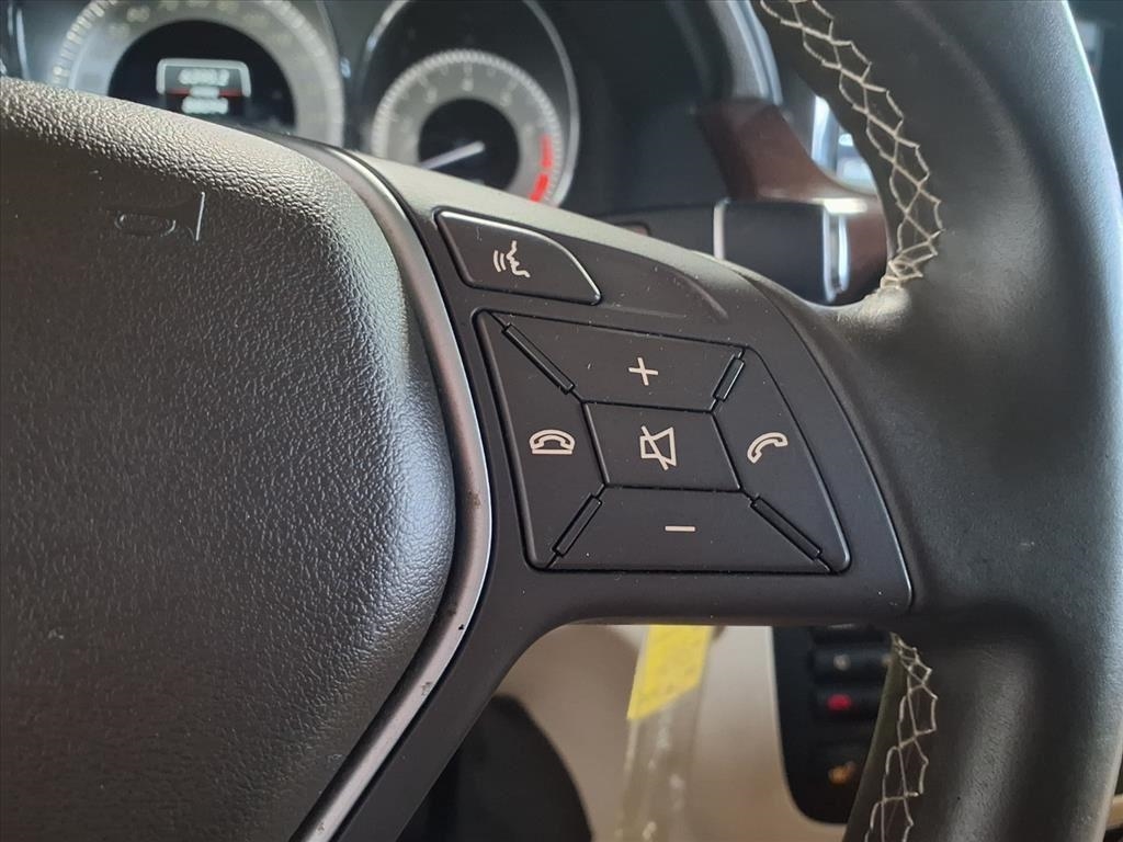 Mercedes-Benz GLK-Class 4MATIC 4dr GLK 350 2013 Mercedes-Benz GLK-Class 4MATIC 4dr GLK 350 2013