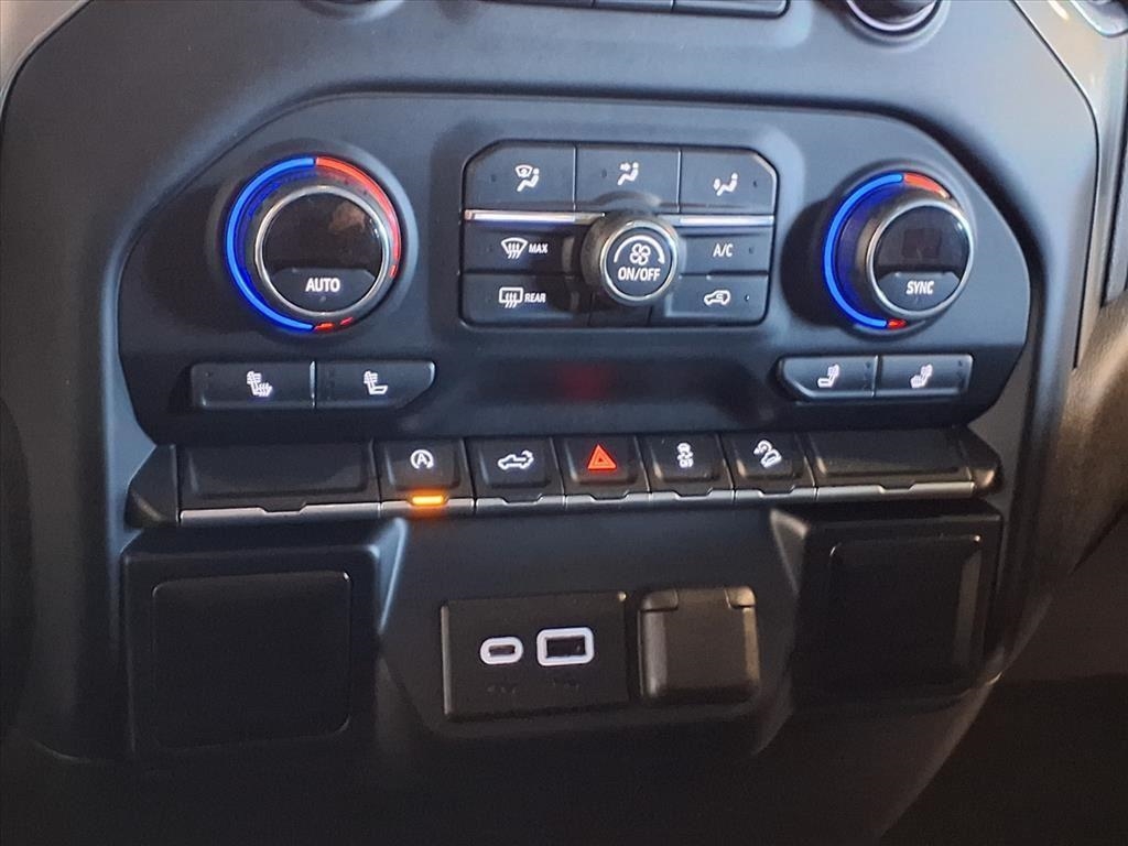 Chevrolet Silverado 1500 4WD Crew Cab 147" LT 2019