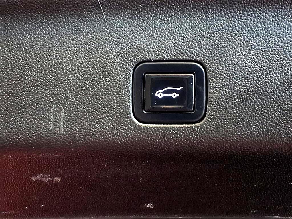 Chevrolet Suburban 4WD 4dr High Country 2022