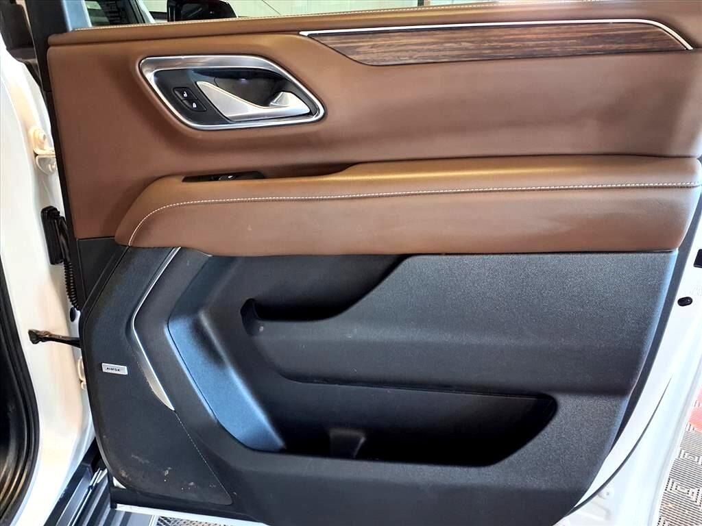 Chevrolet Suburban 4WD 4dr High Country 2022