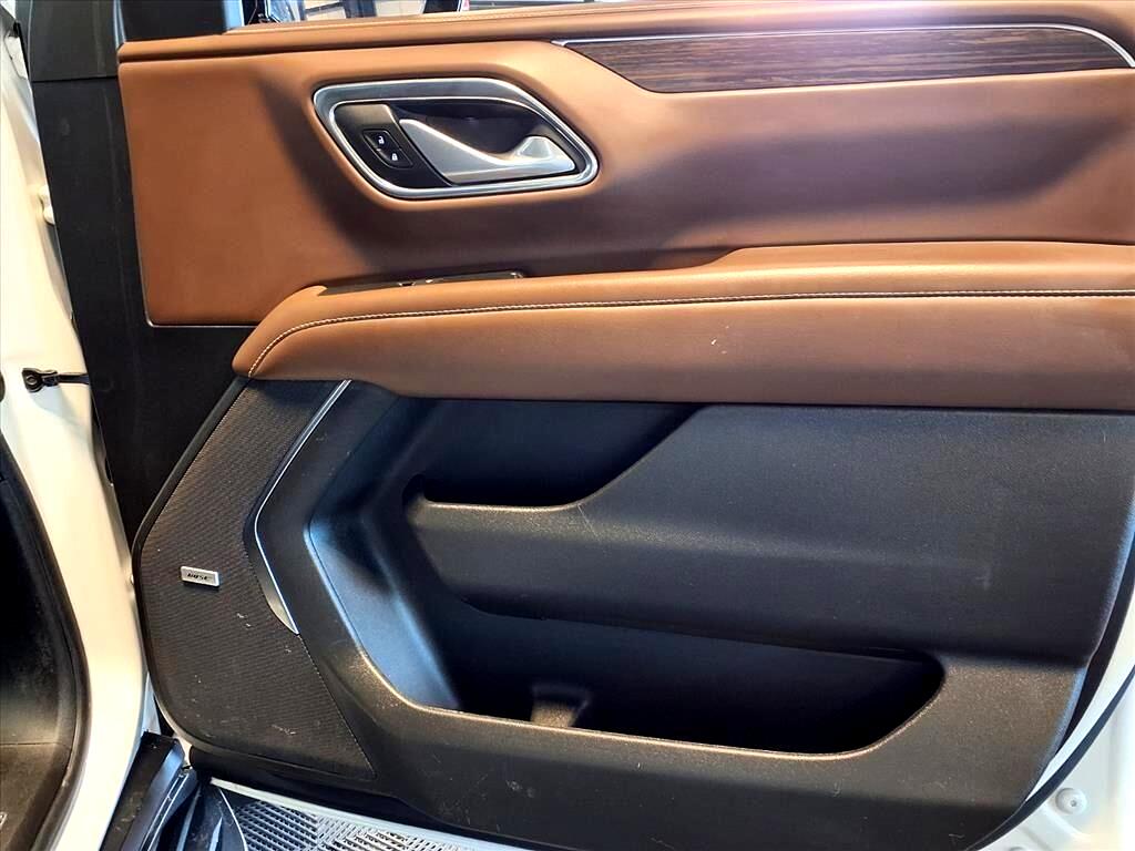 Chevrolet Suburban 4WD 4dr High Country 2022