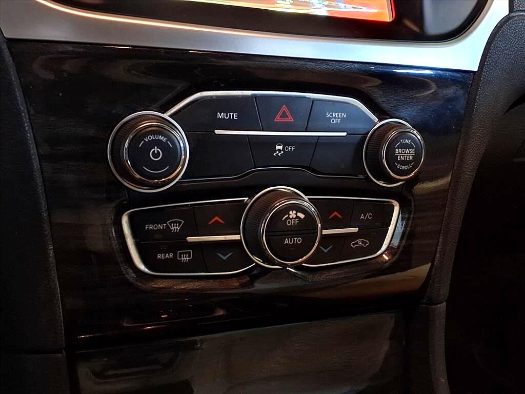 Chrysler 300 Touring L AWD 2018