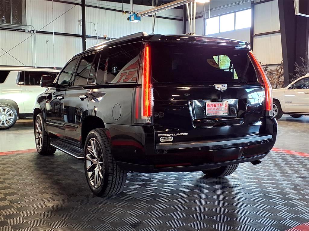 Cadillac Escalade 4WD 4dr Luxury 2019