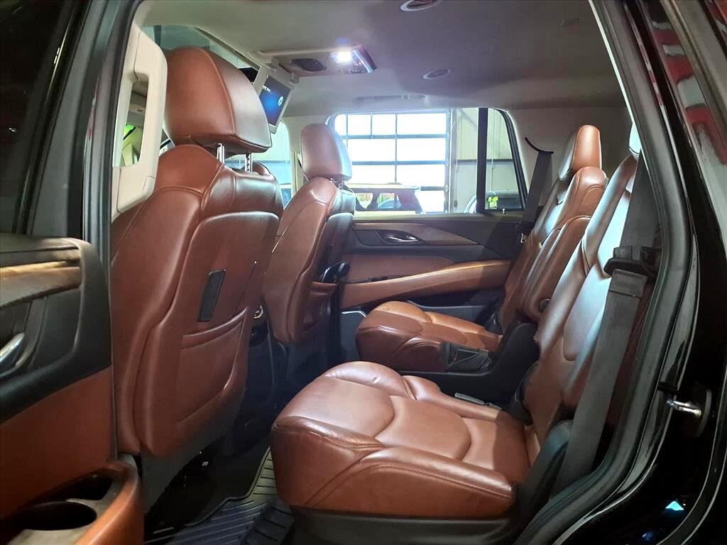 Cadillac Escalade 4WD 4dr Luxury 2019