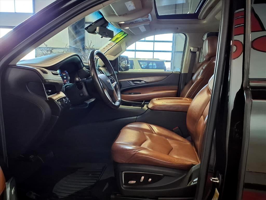 Cadillac Escalade 4WD 4dr Luxury 2019