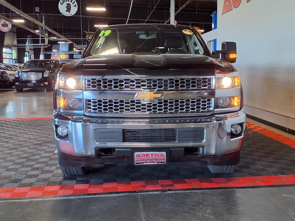 2019 Chevrolet Silverado 2500HD LT photo 2