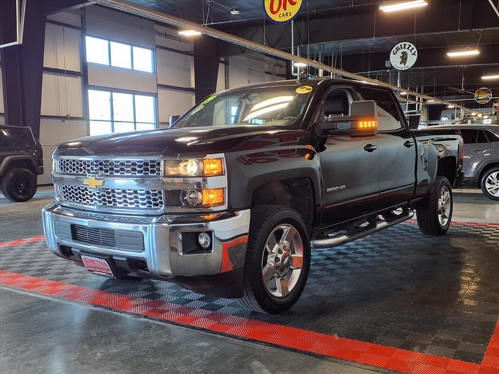 2019 Chevrolet Silverado 2500HD LT photo 3