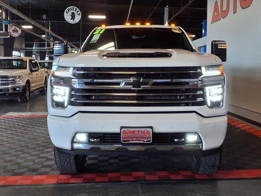 2021 Chevrolet Silverado 3500HD High Country photo 2